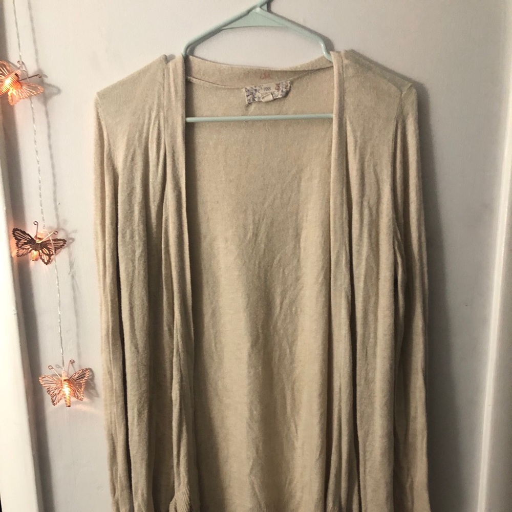 Cream cardigan with pockets